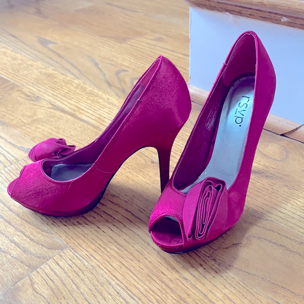 RSvP Fuchsia Pumps